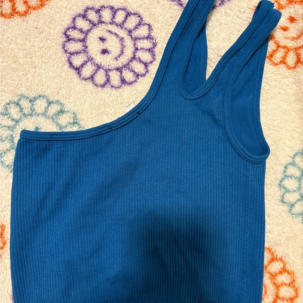 Blue Ribbed Tank Top - Picture 3 of 3